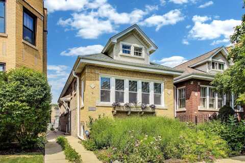 3740 N. Whipple Street, Chicago, IL 60618