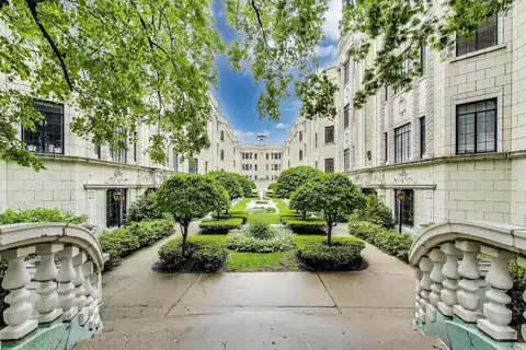 7350 N. RIDGE Boulevard, Chicago, IL 60645