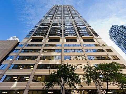 30 E. Huron Street, Chicago, IL 60611