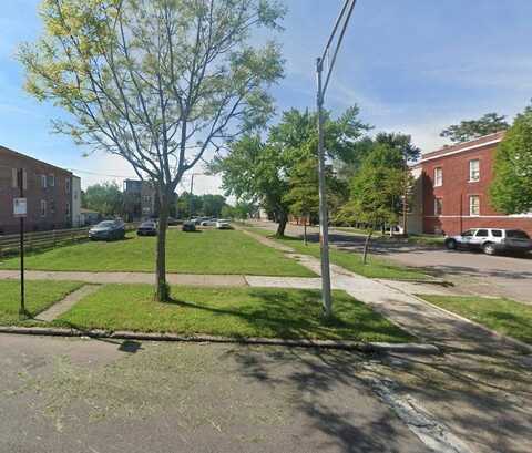 3855 W. Gladys Avenue, Chicago, IL 60624