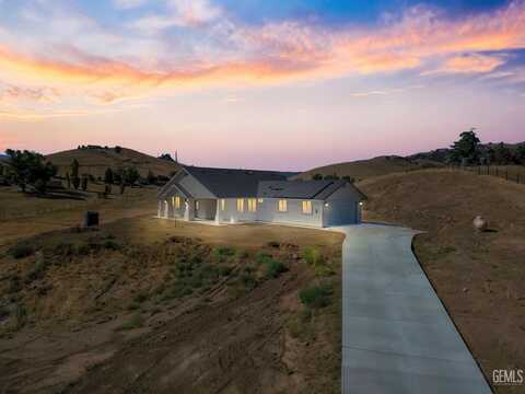 20381 Pinon Canyon Drive, Tehachapi, CA 93561