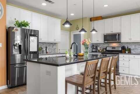 6615 Virden Drive, Bakersfield, CA 93313
