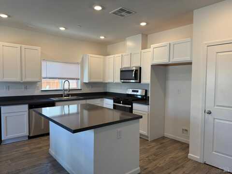 635 Songbird Way, Dixon, CA 95620
