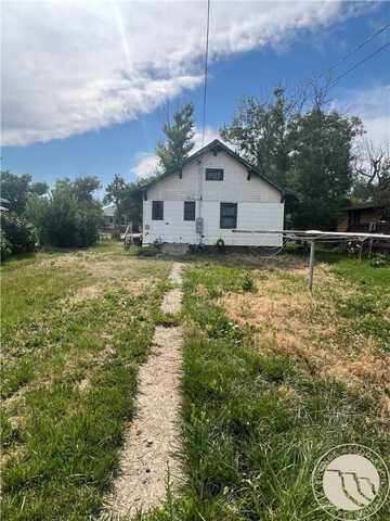 513 N Custer Avenue, Hardin, MT 59034