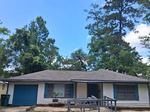 5330 Landry Ln, Beaumont, TX 77708