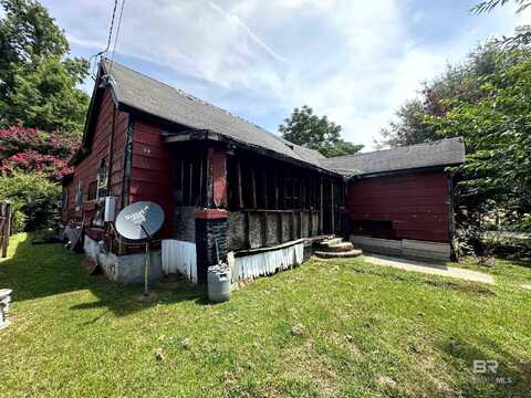 159 E Ashley Street, Atmore, AL 36502