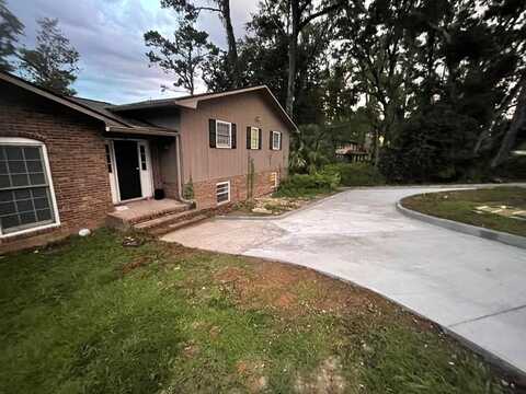2316 RIVERHILL DR, Valdosta, GA 31602