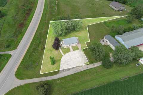 510 Radio Park Ln, Waukon, IA 52172