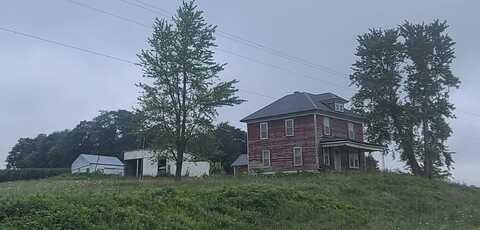 350 Pole Line Road, Postville, IA 52162