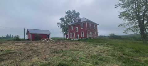 350 Pole Line Road, Postville, IA 52162