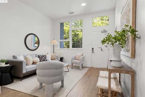 1545 32nd St, Oakland, CA 94608