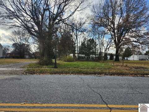 627 N 9th St, Paducah, KY 42001