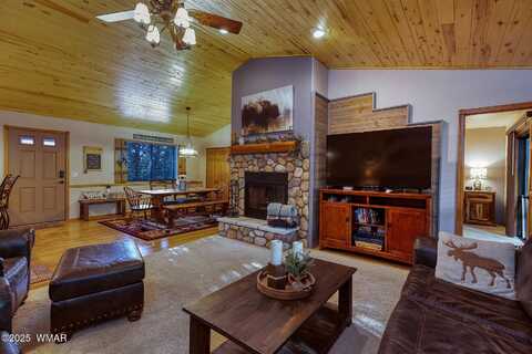 4951 W Stage Coach Trail, Show Low, AZ 85901