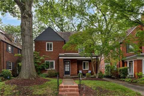 130 Yorkshire Dr, Point Breeze, PA 15208