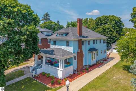 703 E DIVISION STREET, CADILLAC, MI 49601