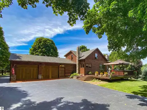 626 S RUSCH ROAD, TRAVERSE CITY, MI 49686