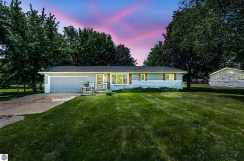10201 TITTABAWASSEE ROAD, FREELAND, MI 48623