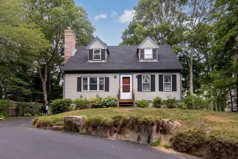 28 Cranberry Avenue, Mashpee, MA 02649