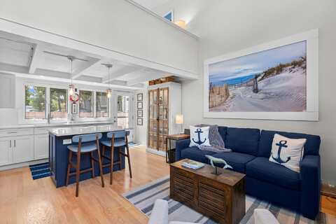 4 Railroad Avenue, Provincetown, MA 02657
