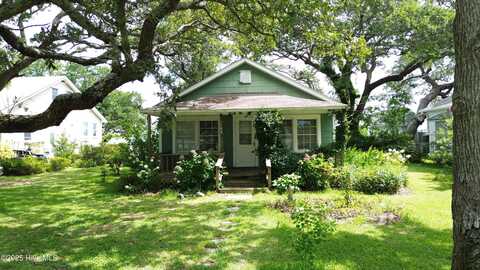 107 Lennoxville Point Road, Beaufort, NC 28516
