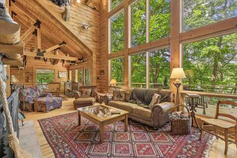 654 Natchez Lane, Sugar Grove, OH 43155