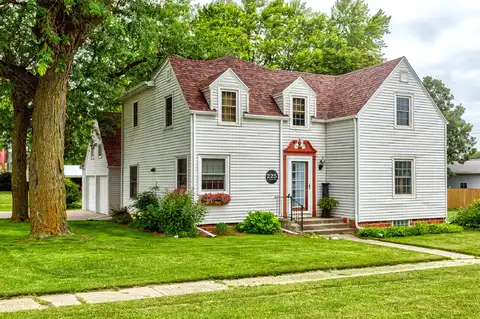 225 S Vine Street, Roland, IA 50236