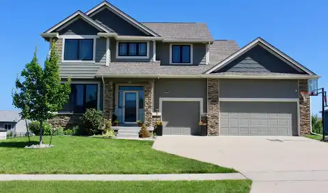 585 NE Brookshire Drive, Waukee, IA 50263