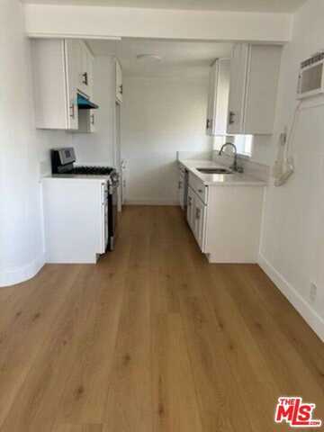 901 E Acacia Ave, Glendale, CA 91205