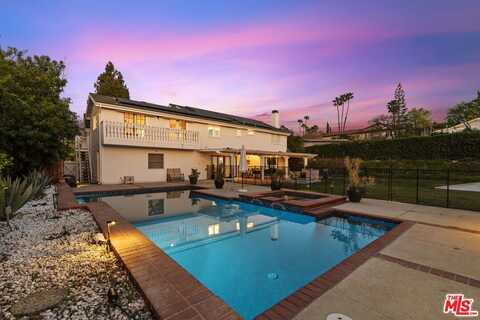 4815 Adele Ct, Woodland Hills, CA 91364