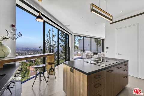8526 Hollywood Blvd, Los Angeles, CA 90069