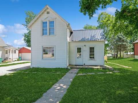 321 3rd Street S, Coggon, IA 52218
