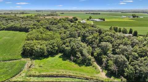 2 240th Place, Pella, IA 50219