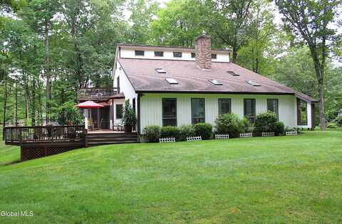 3 Blueberry Way, Saratoga Springs, NY 12866