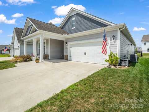 134 Fox Cove Road, Hendersonville, NC 28792