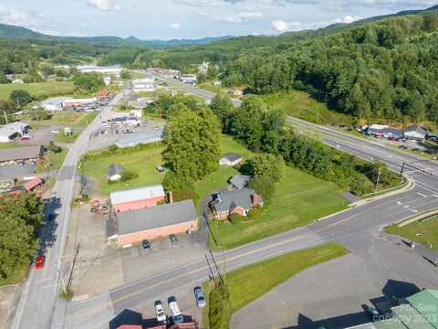 5 Pensacola Road, Burnsville, NC 28714