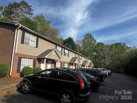 972 NW 8th Avenue, Hickory, NC 28601