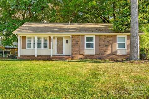 4713 Woodway Place, Charlotte, NC 28208