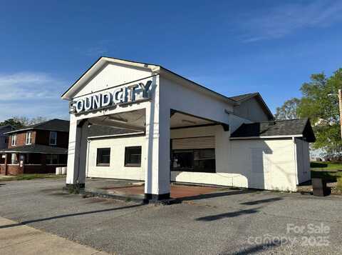 302 N Aspen Street, Lincolnton, NC 28092