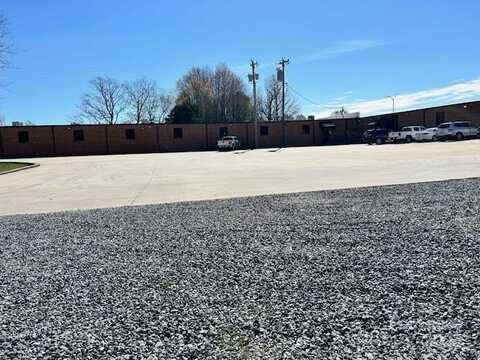 1566 14th Avenue NE, Hickory, NC 28601
