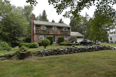 23 Yorktown Circle, Trumbull, CT 06611