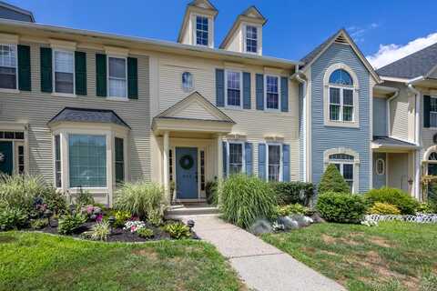 204 Cambridge Commons, Middletown, CT 06457