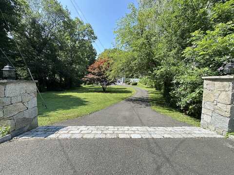 42 Taagan Point Road, Danbury, CT 06811