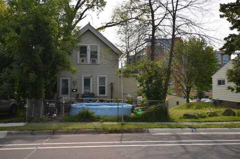 1026 E 3rd St, Duluth, MN 55805