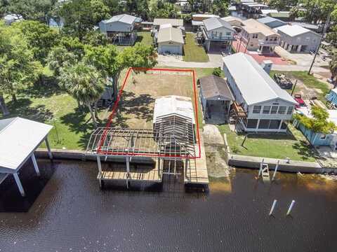 65 236th St, Suwannee, FL 32692