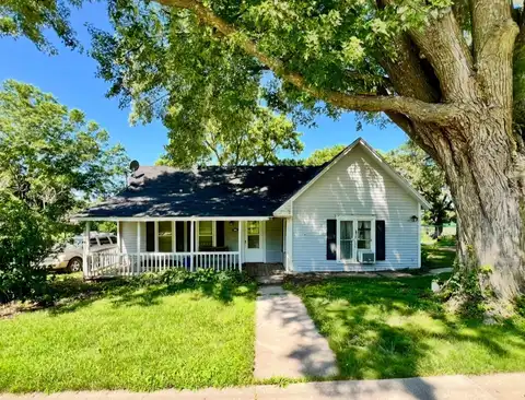 418 N Central Avenue, Lacona, IA 50139