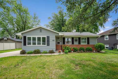1301 S 11th Avenue E, Newton, IA 50208