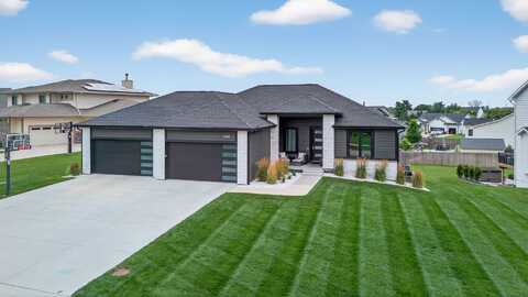 1824 Magnolia Circle, Norwalk, IA 50211