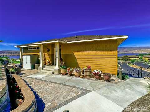 9123 Blue Heron Ln NW A-77, Quincy, WA 98848