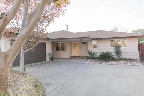 3853 Millbrook Avenue N, Fresno, CA 93726