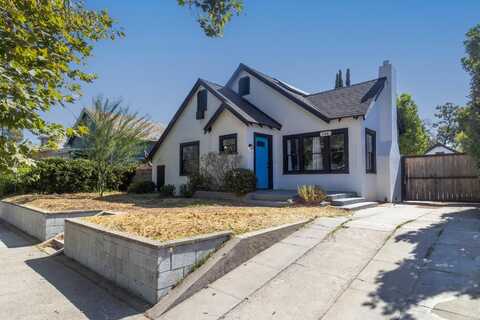746 Wilson Avenue N, Fresno, CA 93728